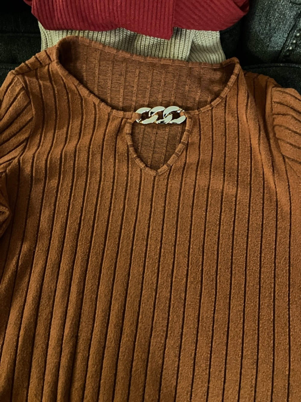 CLOSET CLEANOUT - Picture 4 of 4